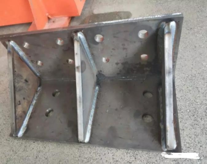 焊接機(jī)器人焊接效果圖